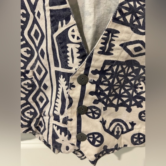 Chicos Vintage Aztec Print Vest - Picture 4 of 10
